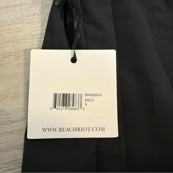 ❤️ Beach Riot Irina Skirt in Black and Sandshell Colorblock - Picture 9 of 11